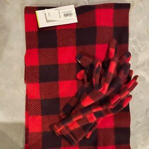 Fleece scarf and gloves